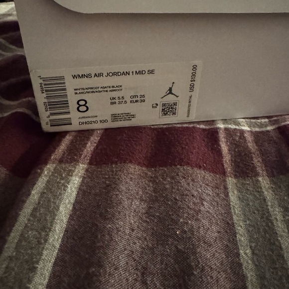 Jordan Air Mid SE Sneakers in White and Black - Picture 3 of 3